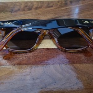 Tom's Wayfarer sunglasses black & brown frame new